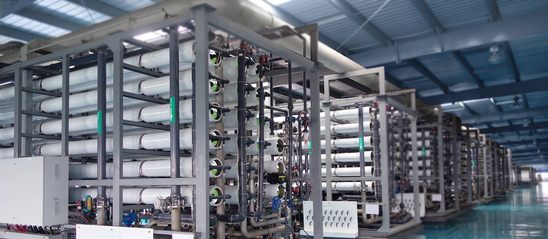 Multiple sets of installed firstline membrane housings.