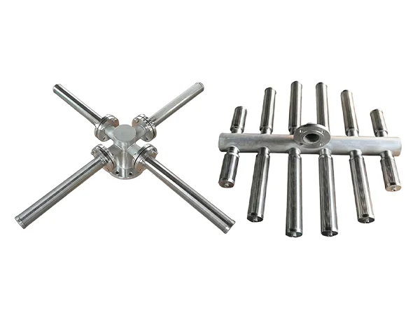 Different shapes of metal water distributors